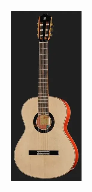 Alhambra Green Sustain Classical w/GBag, buca e rosetta, scatto 2