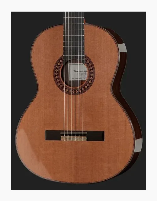 Amalio Burguet Vanessa Cedar w/Case, cassa vista di fronte, scatto 4