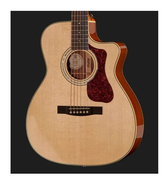 Guild OM-140CE Nat Westerly, cassa vista di fronte, scatto 4