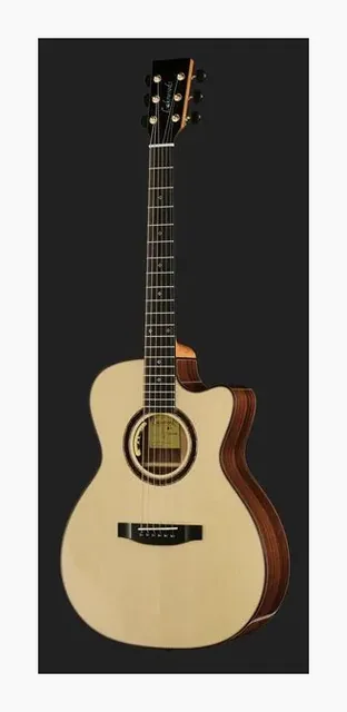 Lakewood M-32 CP Deluxe, cassa vista di fronte, scatto 2