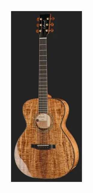 Lakewood M-Koa Custom, cassa vista di fronte, scatto 2