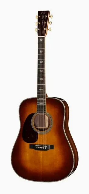 Martin Guitar D41 Ambertone LH su sfondo neutro