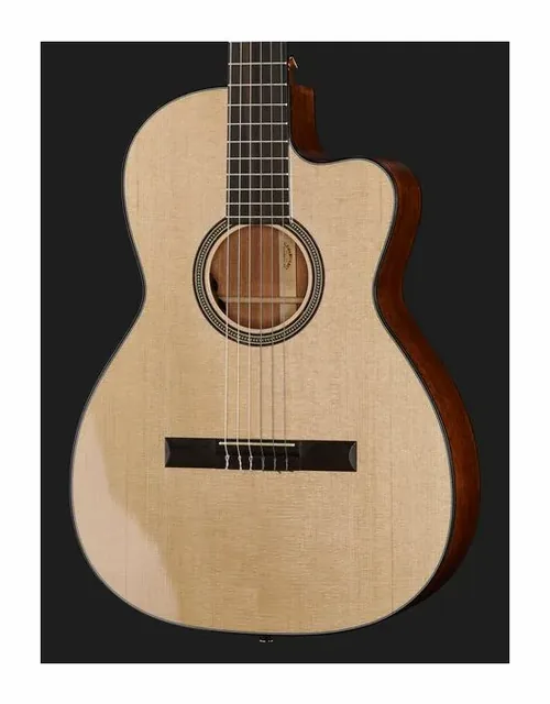 Martin Guitar 000C12-16E Nylon, buca e rosetta, scatto 4