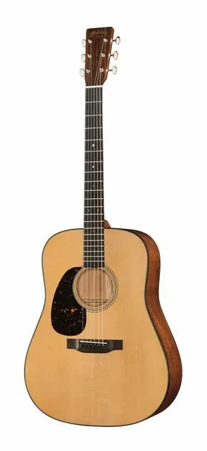 Martin Guitar D-18 Satin LH di fronte su sfondo neutro