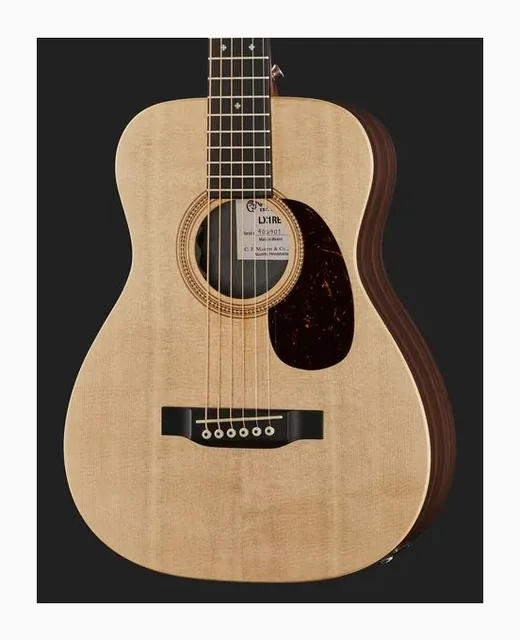 Martin Guitar LX1RE, cassa vista di fronte, scatto 4
