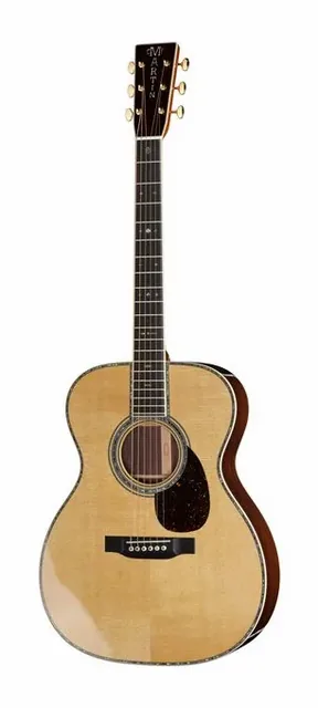 Martin Guitar OM42 da vicino, di fronte