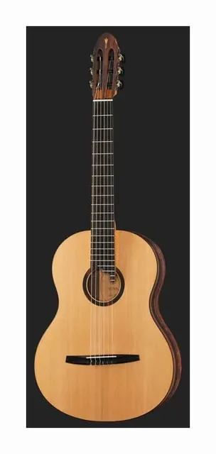 NOVA Guitars Classic, buca e rosetta, scatto 2
